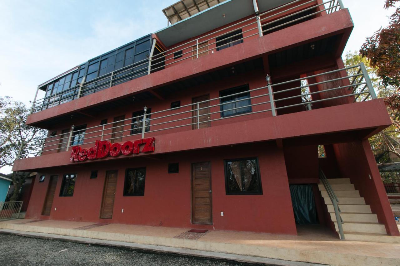 Reddoorz Plus At Malabag Silang - Vaccinated Staff Exterior photo